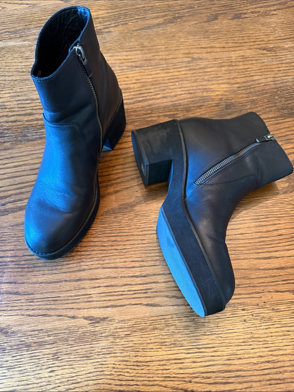 Eileen Fisher platform 70’s inspired Black Leather Zip Ankle Booties 9 1/2